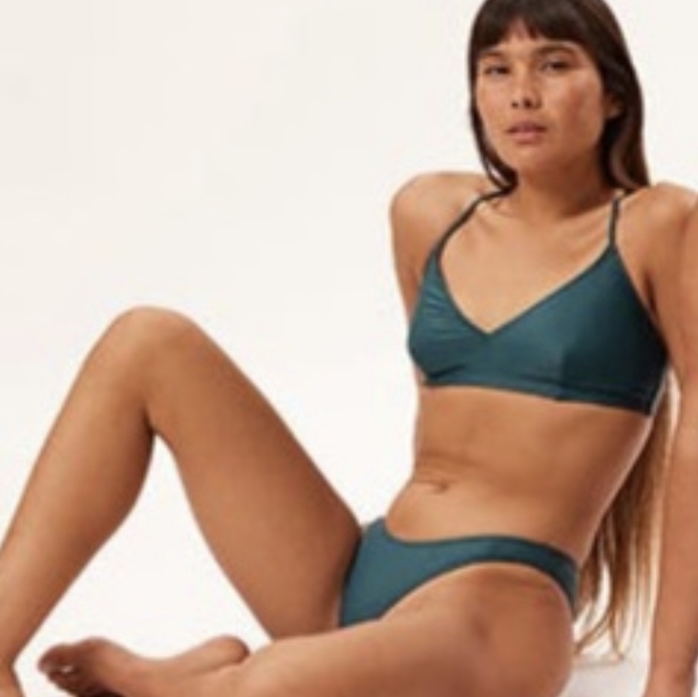 Girlfriend Collective Bikini top